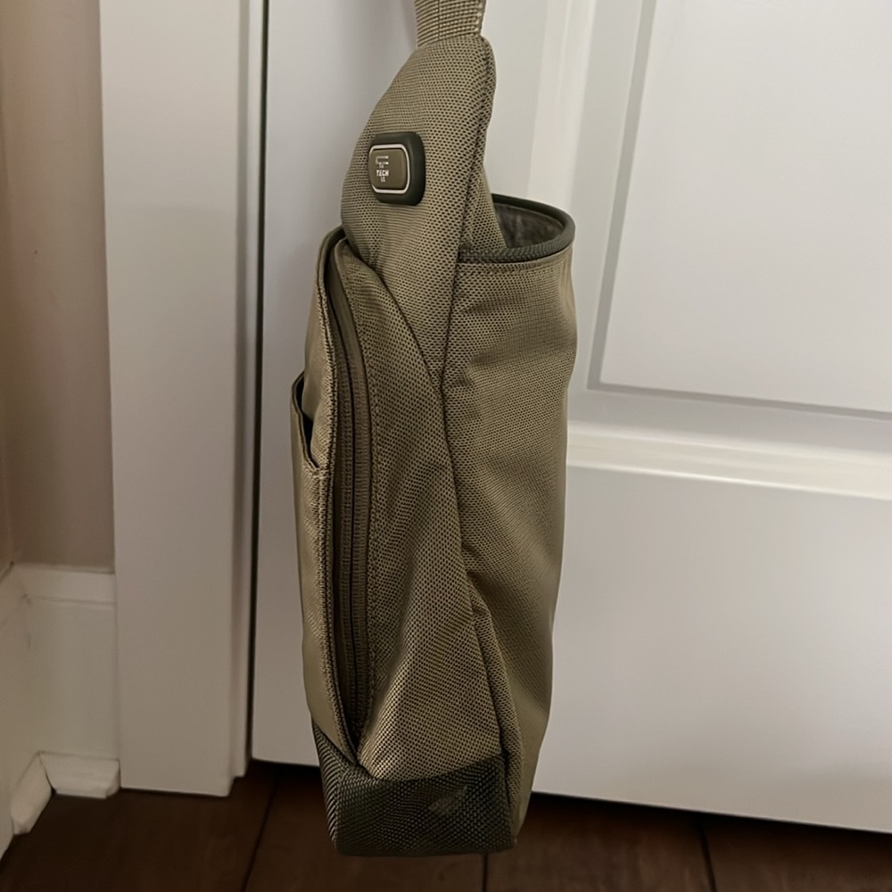 Tumi T-Tech Nylon Mckenna 10" Crossbody Bag 5132SGE - Picture 3 of 15